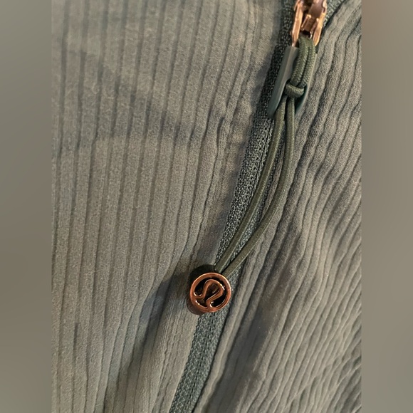 Lululemon Ribbed Nulu Cropped Define Jacket
Green Jasper | women’s size 12 - Picture 5 of 5